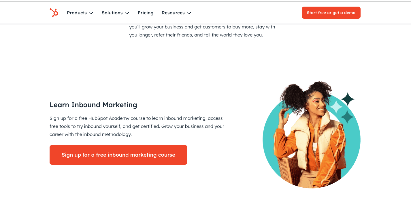 HubSpot's repeated course offer at the bottom of their pillar page as a conversion path